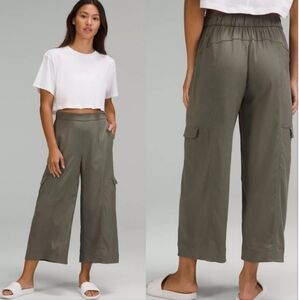 Lululemon Metropolis Maven High Rise Crop Cargo Pants Grey Sage 6